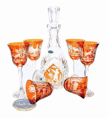 Engraved amber wine hunting set