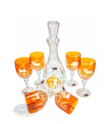 Engraved amber wine hunting set