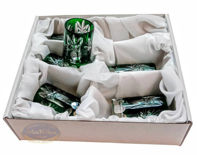 Szmaragdowe kryształowe kieliszki do wódki 30ml Młynek Oliwka