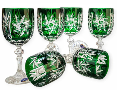 Szmaragdowe kryształowe kieliszki do wina 240 ml Młynek Oliwka