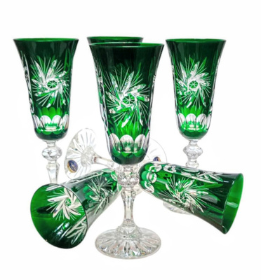 Szmaragdowe kryształowe kieliszki do szampana 150 ml Młynek Oliwka