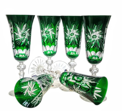 Szmaragdowe kryształowe kieliszki do szampana 150 ml Młynek Oliwka