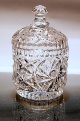 Kryształowa bombonierka na drobiazgi