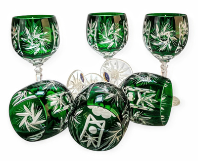 Szmaragdowe kryształowe kieliszki do wina 280 ml Młynek Oliwka