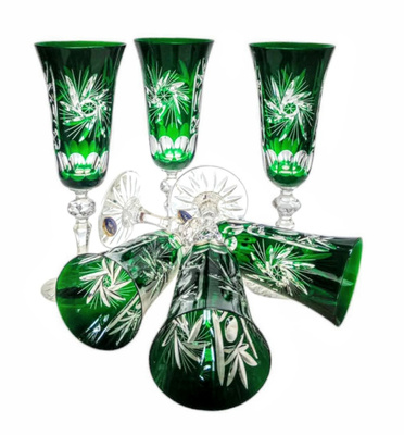 Szmaragdowe kryształowe kieliszki do szampana 150 ml Młynek Oliwka